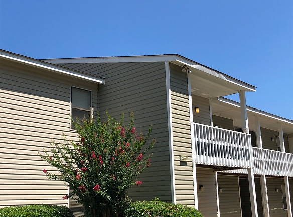 Lake Vista Apartments - Warner Robins, GA