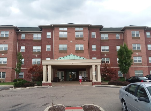 Lakeside Villa Apartments - Sterling Heights, MI