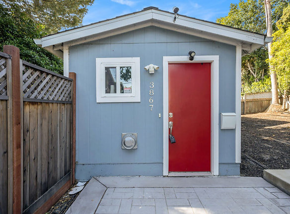 3867 Magee Ave - Oakland, CA