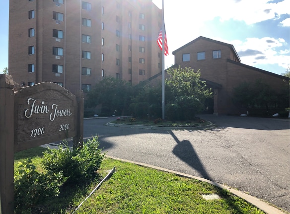Twin Towers Apartments - Inkster, MI