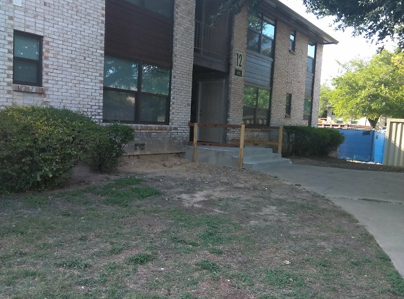 Sabine Place Apartments - Fort Worth, TX
