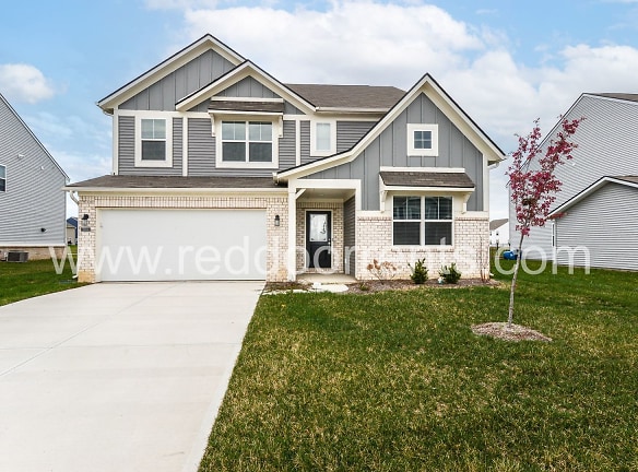 7356 Parkstay Ln - Indianapolis, IN