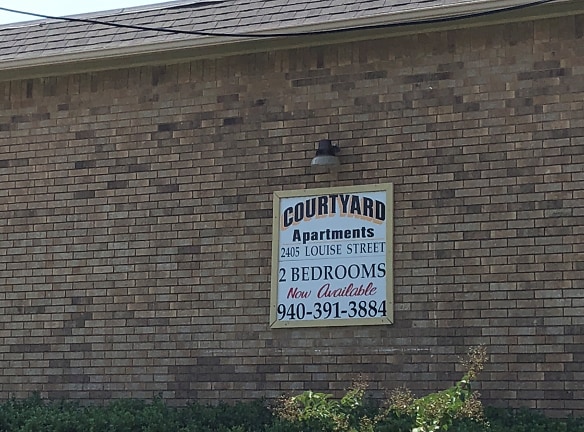 The Courtyard Apartments - Denton, TX