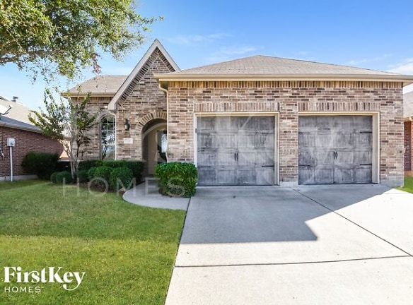 1121 Grimes Dr - Forney, TX