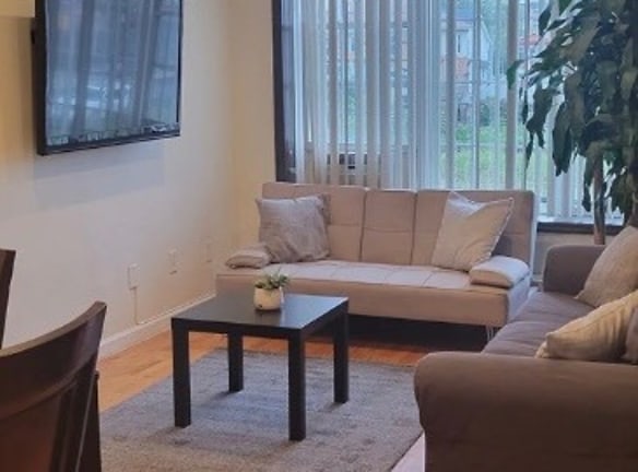 205 B 28 St - Queens, NY