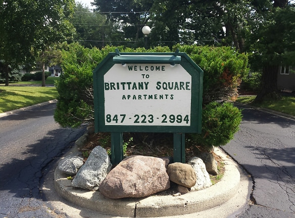 Brittany Square Apartments - Grayslake, IL