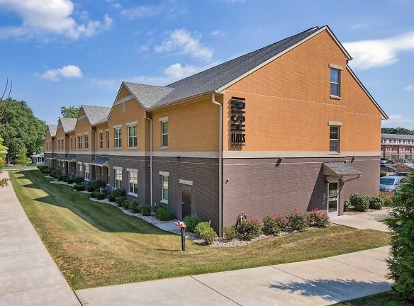 Irish Flats Apartments - Per Bed Leases - South Bend, IN