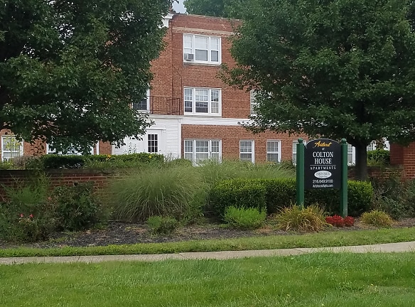 Golfview Apartments - Shaker Heights, OH