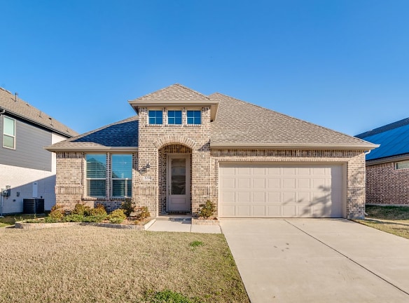 2039 Clearwater Way - Royse City, TX