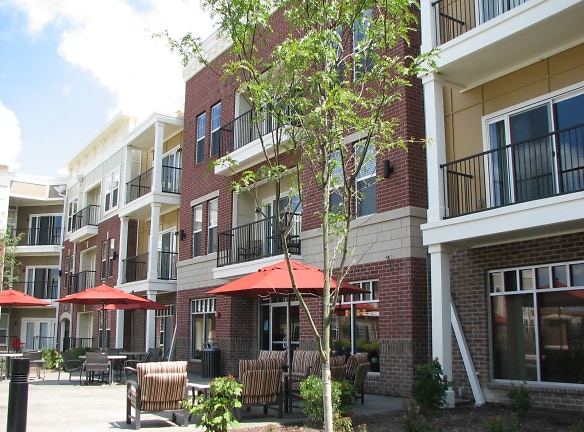Lofts At Willow Creek Apartments - Beavercreek, OH