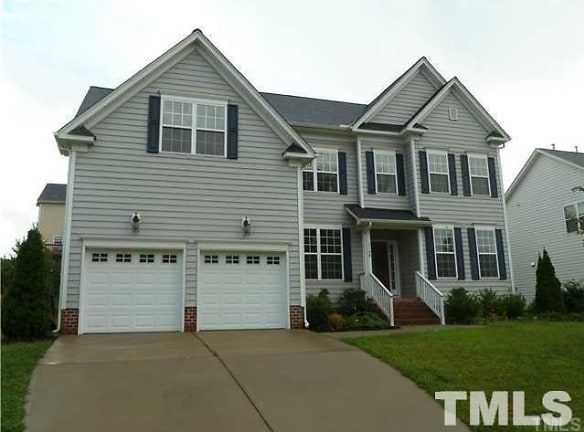 1139 Grogans Mill Dr - Cary, NC