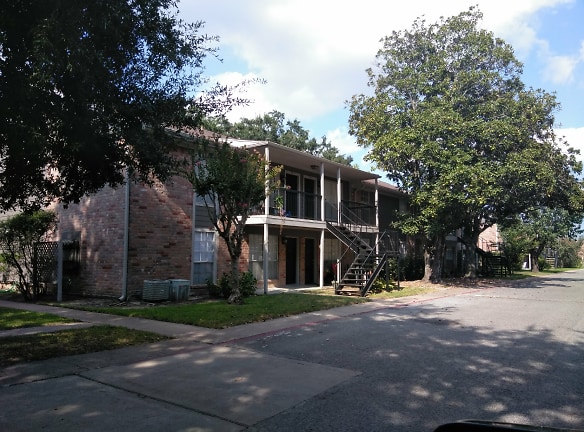Salem Village Apartments - Pearland, TX