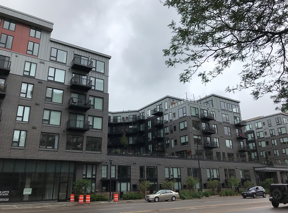 River Towers Condominiums Apartments - Minneapolis, MN