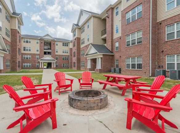 The Grove Apartments - Per Bed Lease - Ames, IA