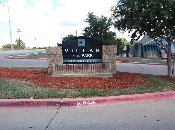 Villas By The Park Apartments - Fort Worth, TX