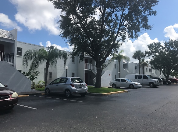 Peppertree Apartments - Fort Myers, FL