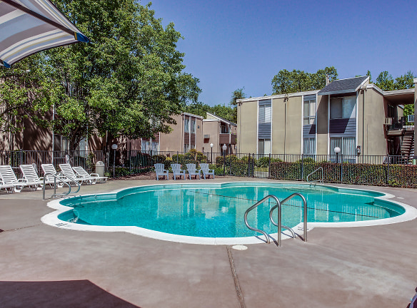 Creekside Apartments - Sacramento, CA