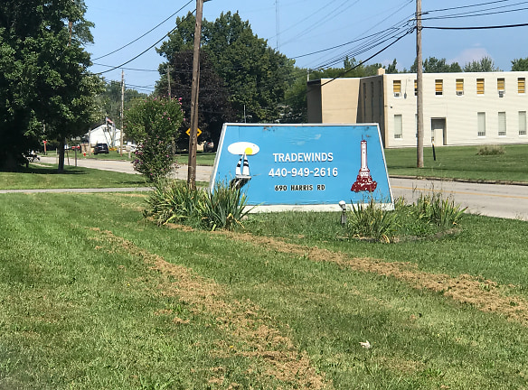 Tradewinds And Village On The Green Apartments - Sheffield Lake, OH