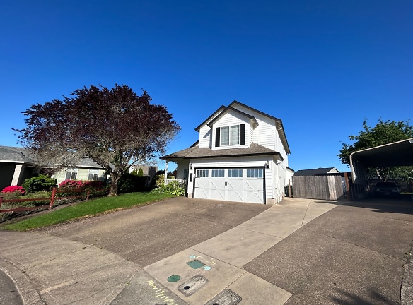 3841 Shelly Ct - Newberg, OR