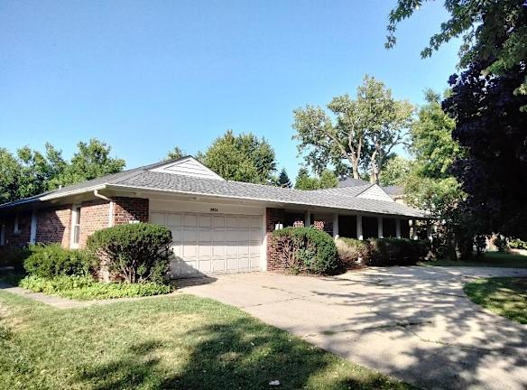 3614 Dauphine Ave - Northbrook, IL