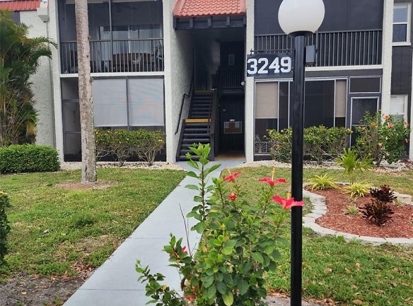 3249 S Beneva Rd #204 - Sarasota, FL