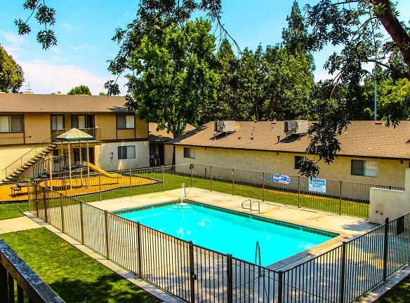 Cedar Creek Apartments - Fresno, CA