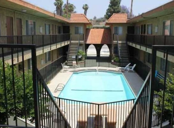 Tyler Village Apartments - Riverside, CA