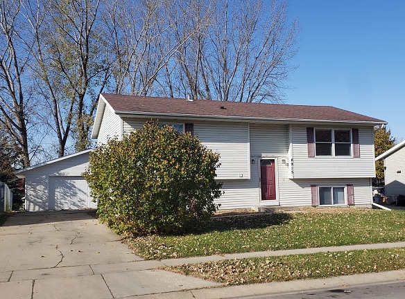 4915 24th Ave NW - Rochester, MN